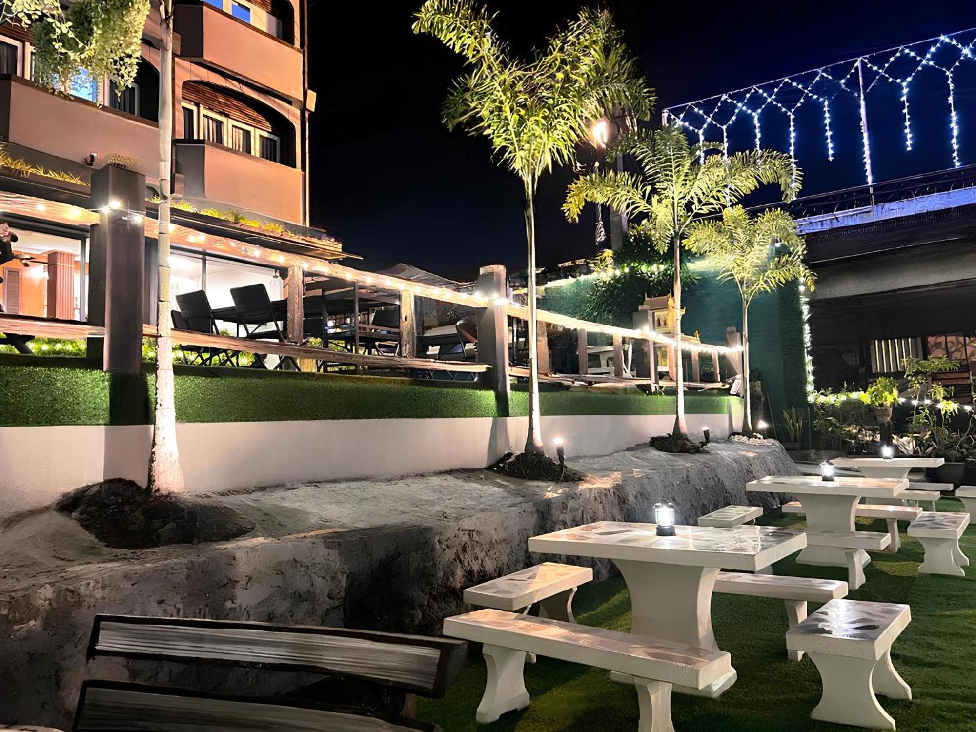 Chanmel Riverside Chanthaburi Buitenkant foto